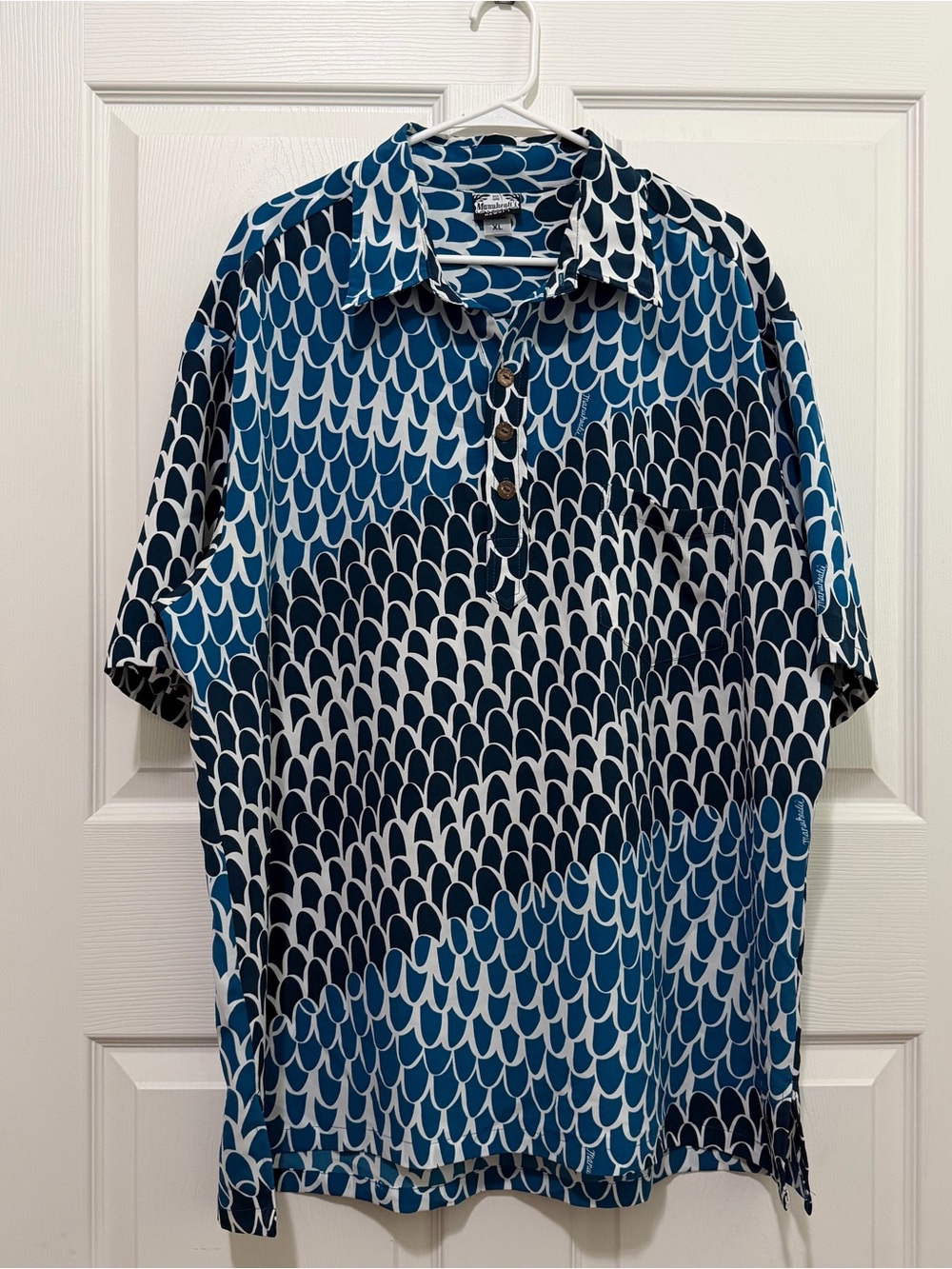 MANUHEALII Men’s Onaona Scale Button Up